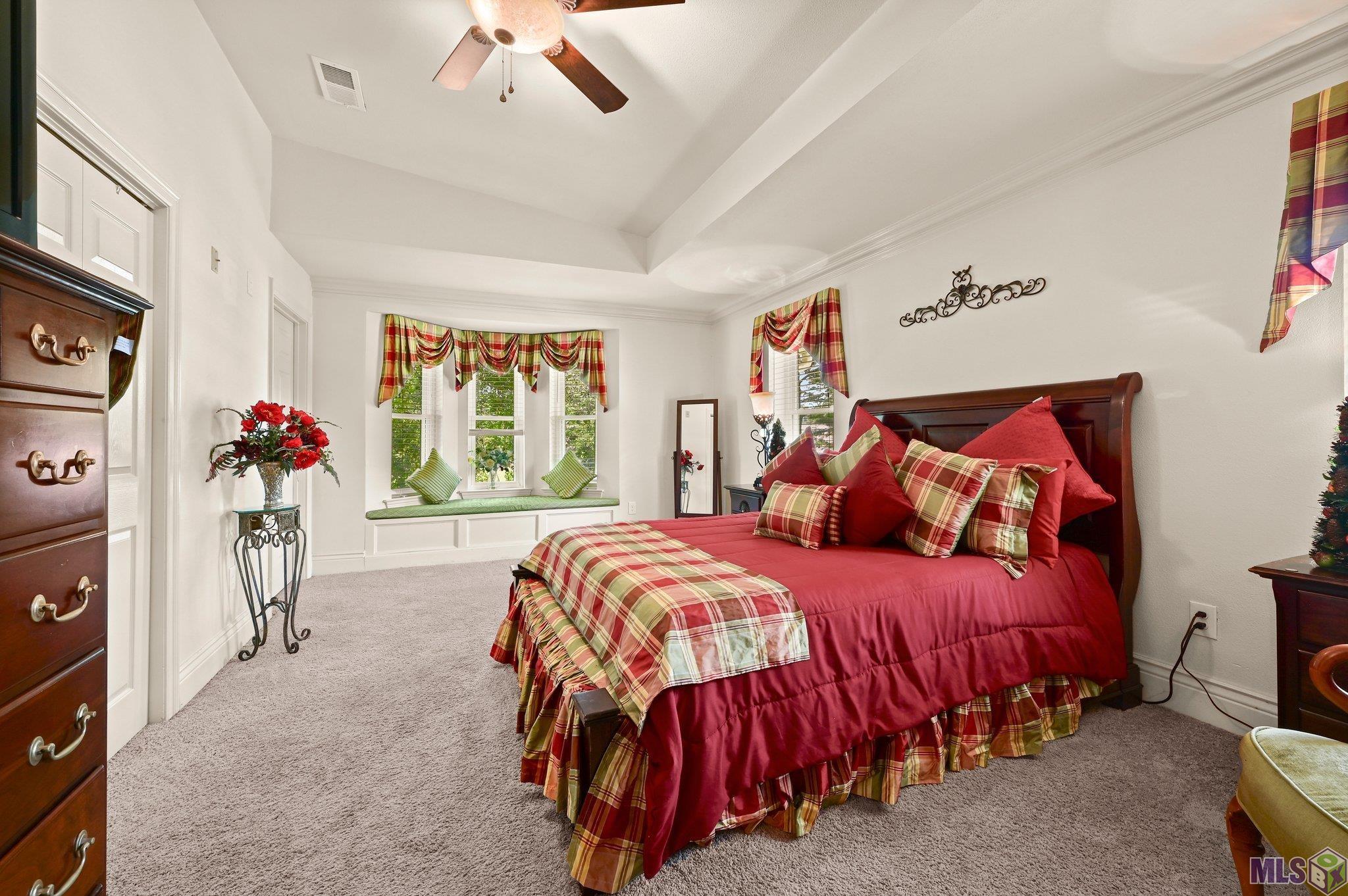 Baton Rouge, Louisiana, 70818, United States, 5 Bedrooms Bedrooms, ,4 BathroomsBathrooms,Residential,For Sale,1899347