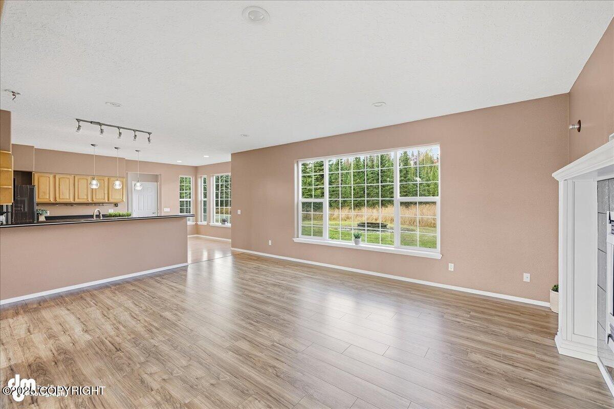 Sterling, Alaska, 99672, United States, 4 Bedrooms Bedrooms, ,3 BathroomsBathrooms,Residential,For Sale,1974036