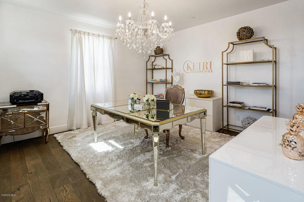 Thousand Oaks, California, 91362, United States, 4 Bedrooms Bedrooms, ,4 BathroomsBathrooms,Residential,For Sale,1997017