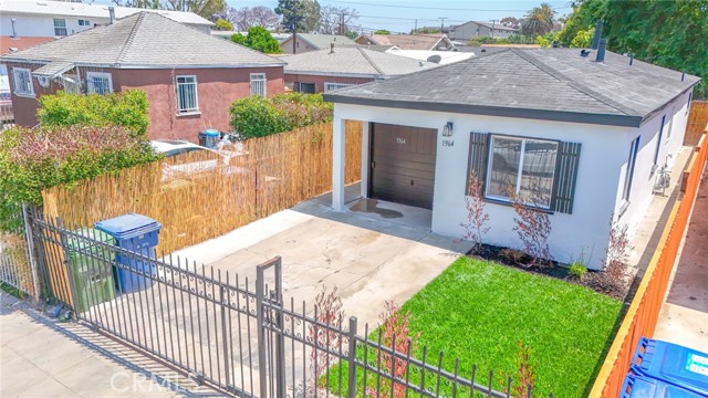 Los Angeles, California, 90059, United States, 2 Bedrooms Bedrooms, ,1 BathroomBathrooms,Residential,For Sale,1974329