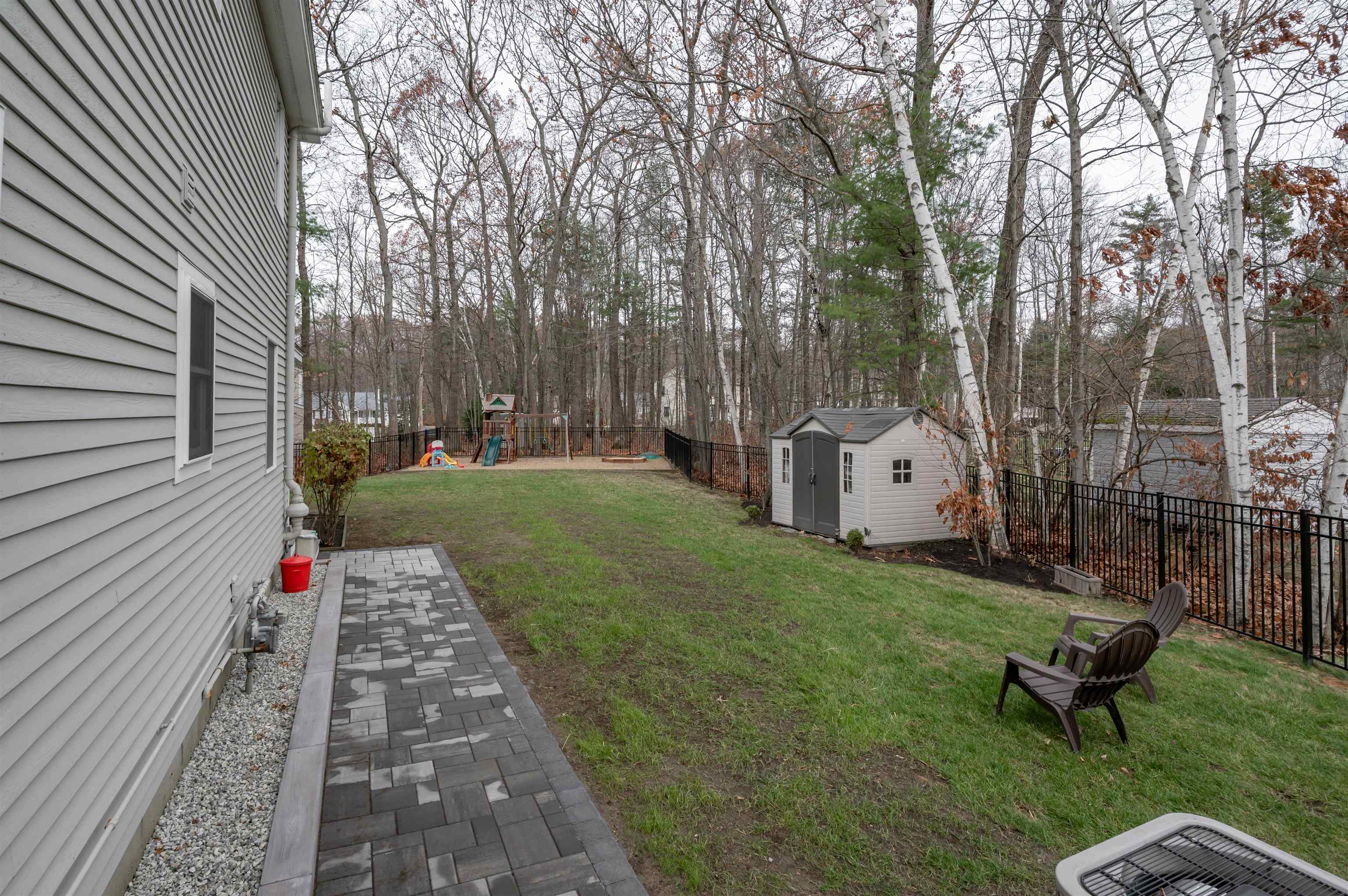 Hooksett, New Hampshire, 03106, United States, 3 Bedrooms Bedrooms, ,1 BathroomBathrooms,Residential,For Sale,2002155