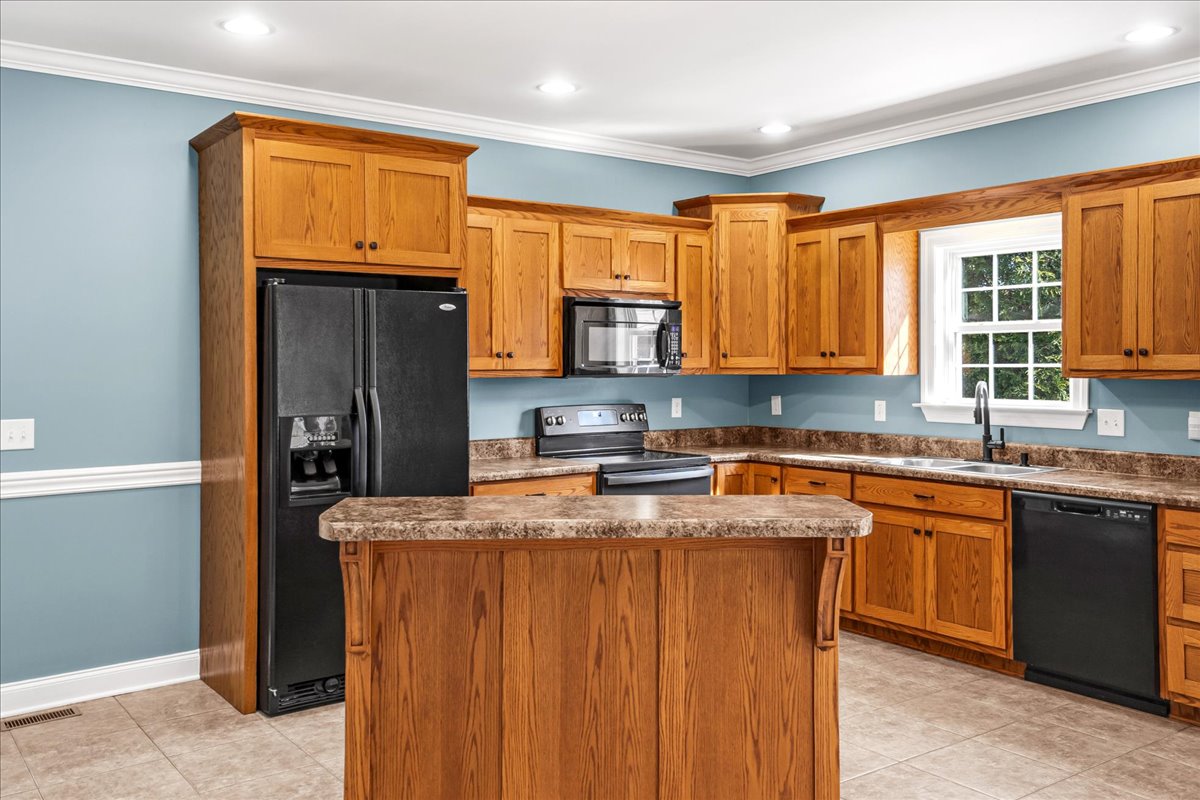 Decherd, Tennessee, 37324, United States, 4 Bedrooms Bedrooms, ,2 BathroomsBathrooms,Residential,For Sale,1870930
