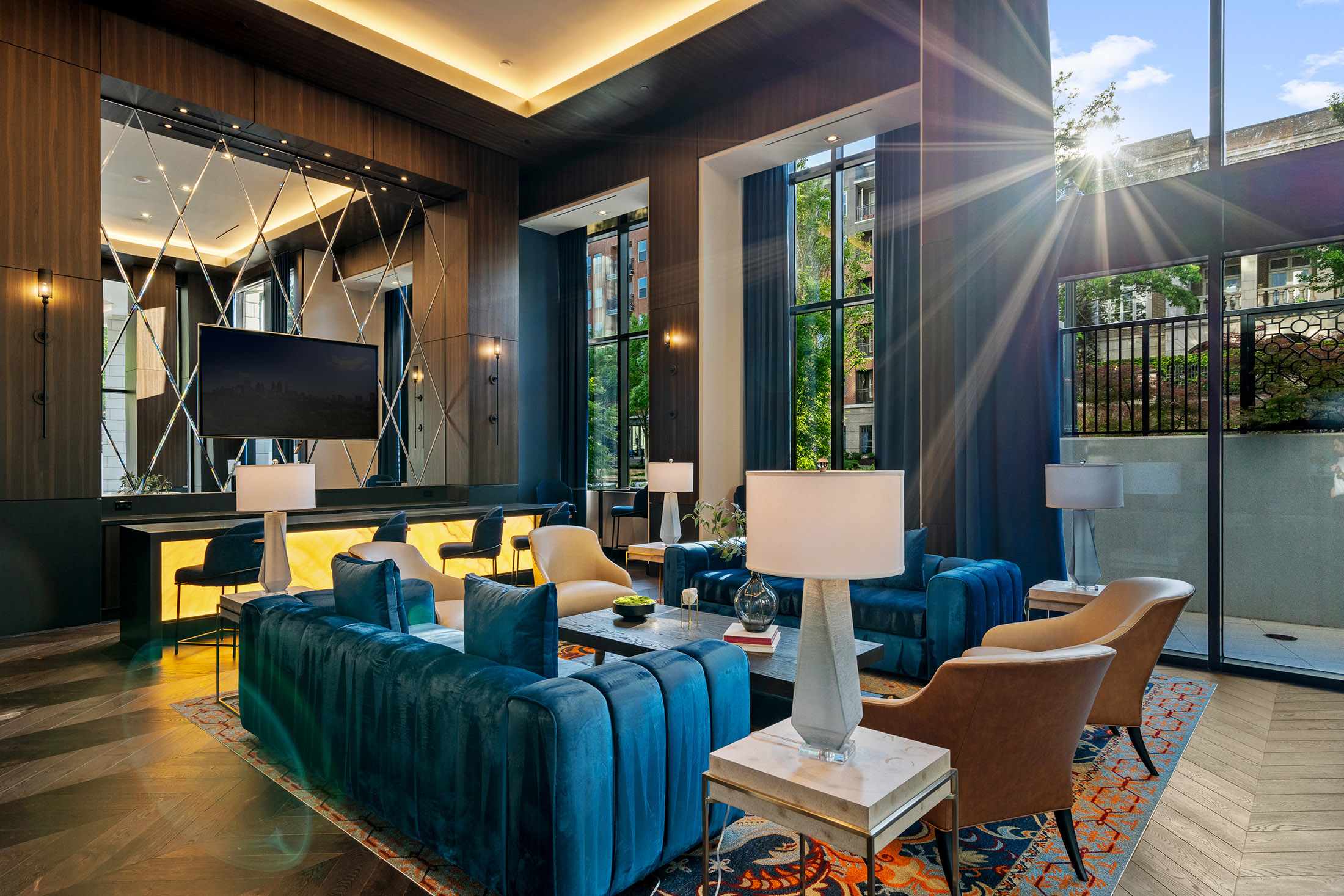  Stunning 17th Floor Corner Unit with Architectural Upgrades - 物件實景