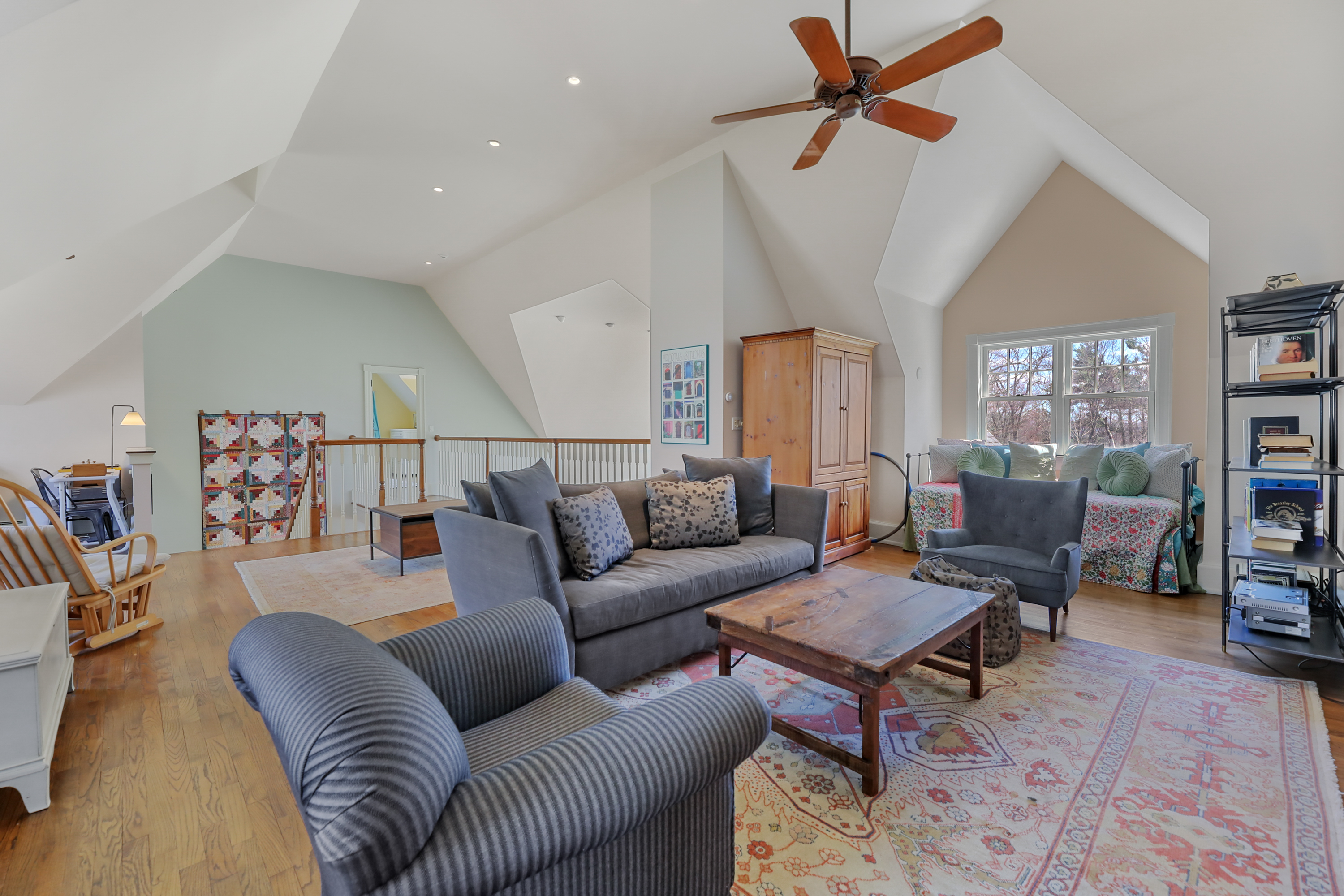  Exquisite Tudor Estate Set on 18+ Breathtaking Acres with Stunning Panoramic Vie - 物件實景