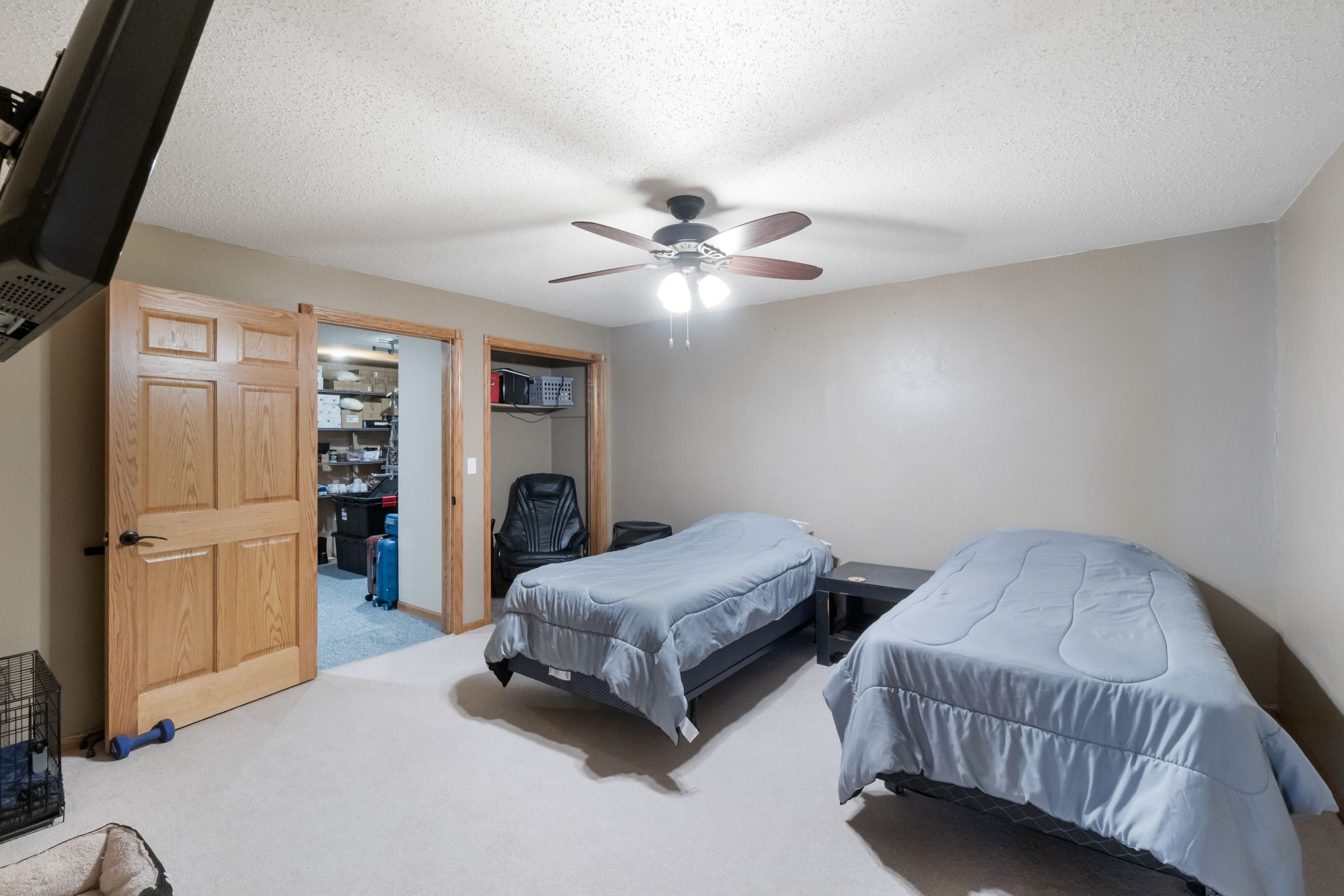 Mitchell, Iowa, 50461, United States, 4 Bedrooms Bedrooms, ,4 BathroomsBathrooms,Residential,For Sale,1923505