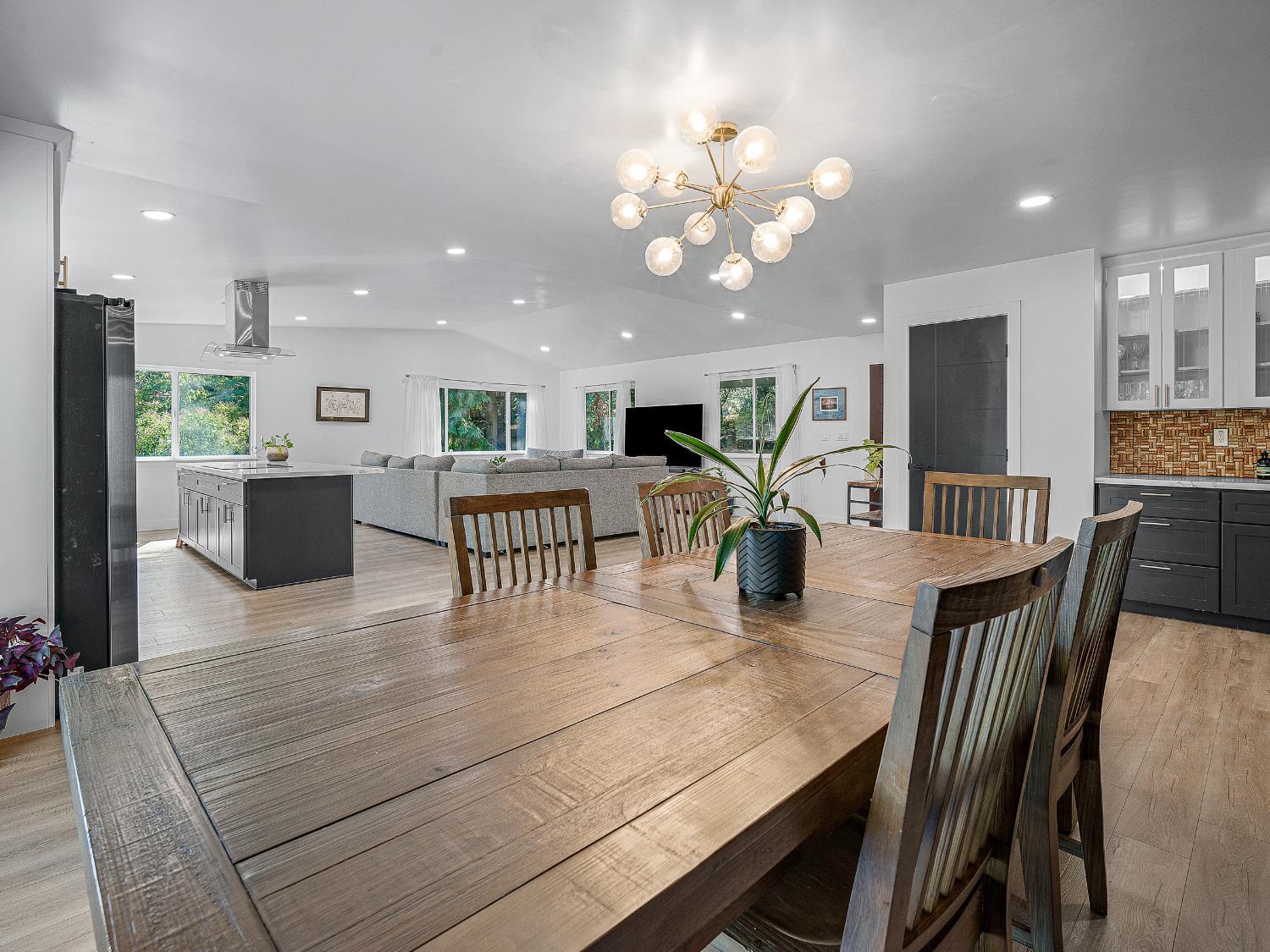 Shingle Springs, California, 95682, United States, 4 Bedrooms Bedrooms, ,3 BathroomsBathrooms,Residential,For Sale,1982328