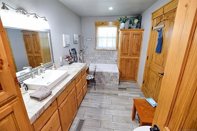 Tahlequah, Oklahoma, 74464, United States, 2 Bedrooms Bedrooms, ,3 BathroomsBathrooms,Residential,For Sale,1982926