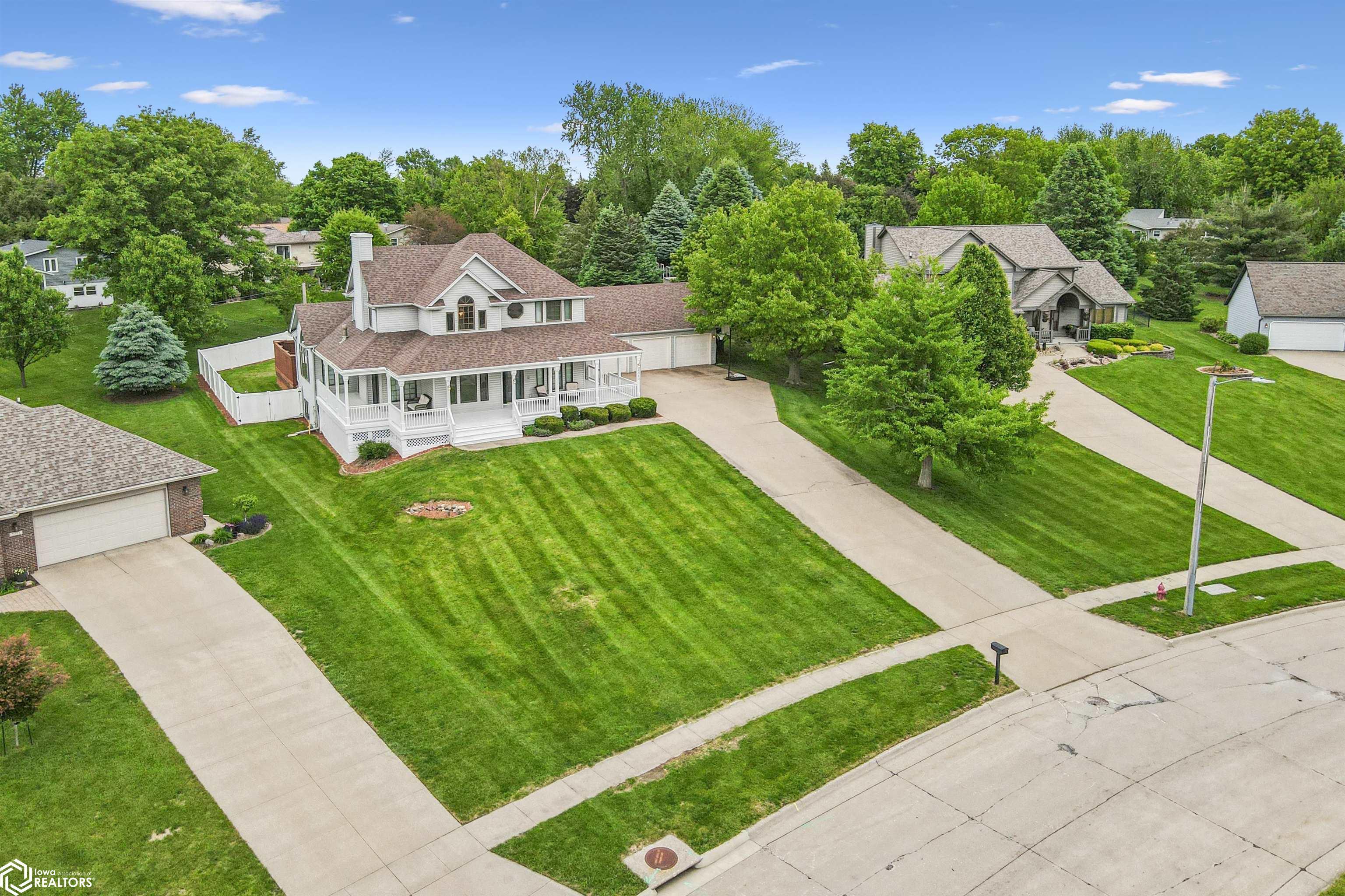 Marshalltown, Iowa, 50158, United States, 4 Bedrooms Bedrooms, ,4 BathroomsBathrooms,Residential,For Sale,1980517