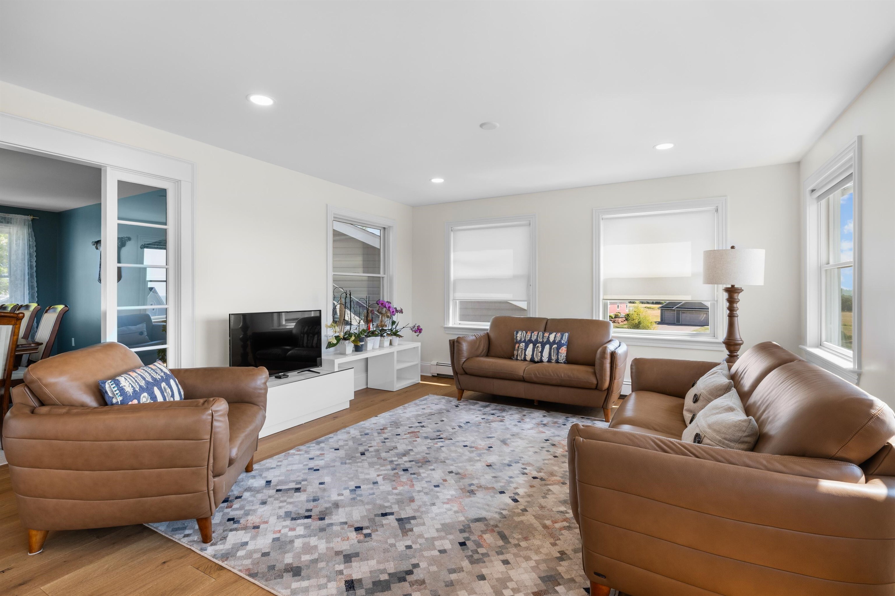 STRATFORD, Prince Edward Island, C1B 0J7, CA, 7 Bedrooms Bedrooms, ,4 BathroomsBathrooms,Residential,For Sale,1949695