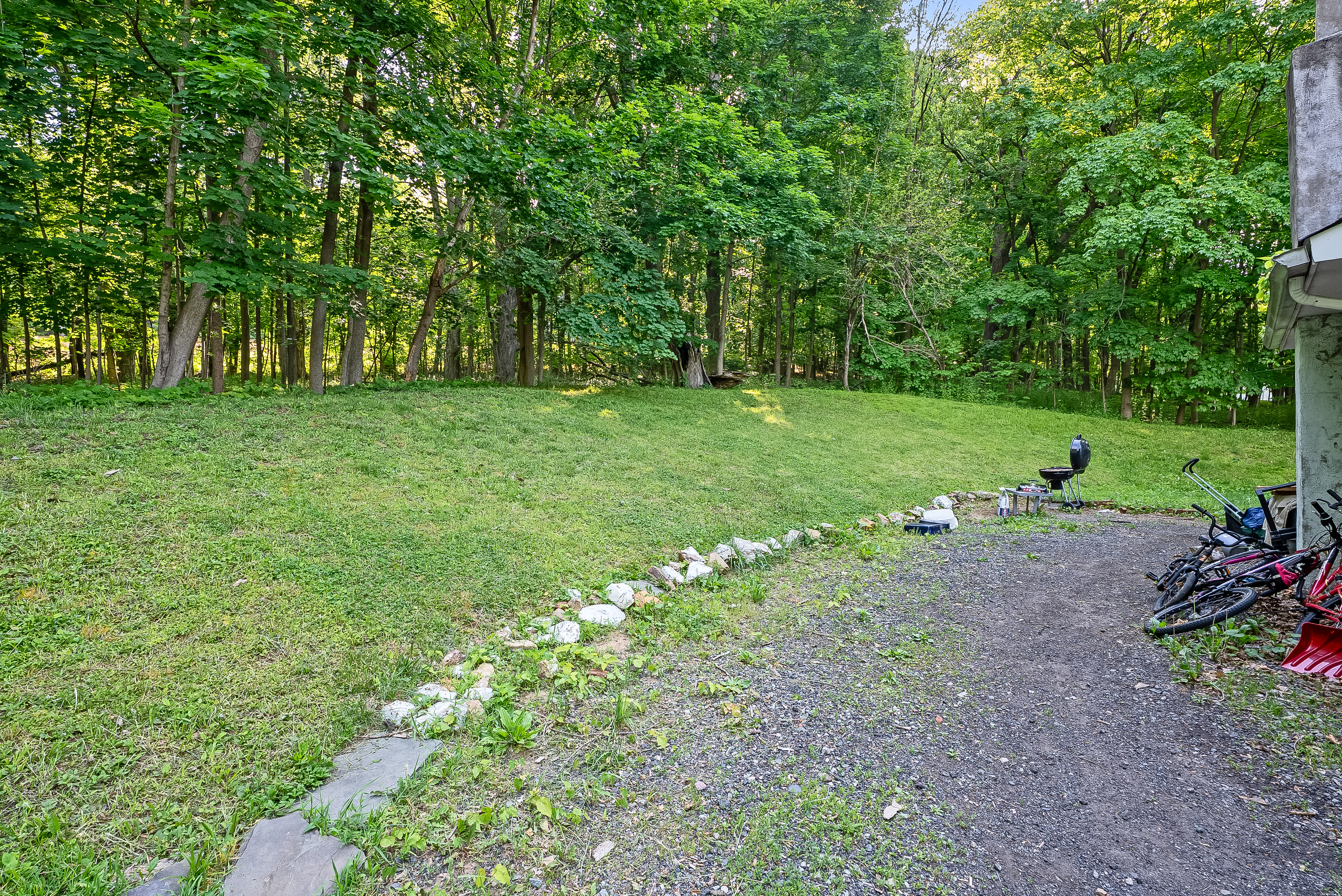  Cape Cod Style Home with Optional Property Purchase Opportunity - 物件實景