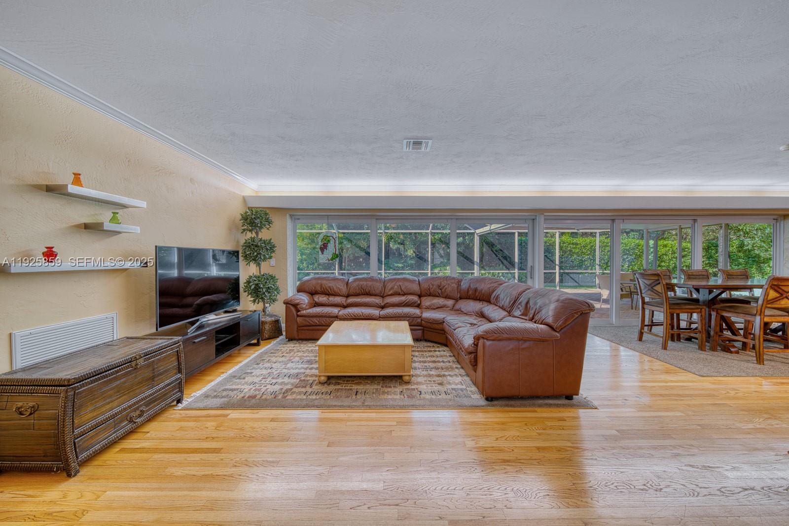 Pinecrest, Florida, 33156, United States, 3 Bedrooms Bedrooms, ,2 BathroomsBathrooms,Residential,For Sale,2003323