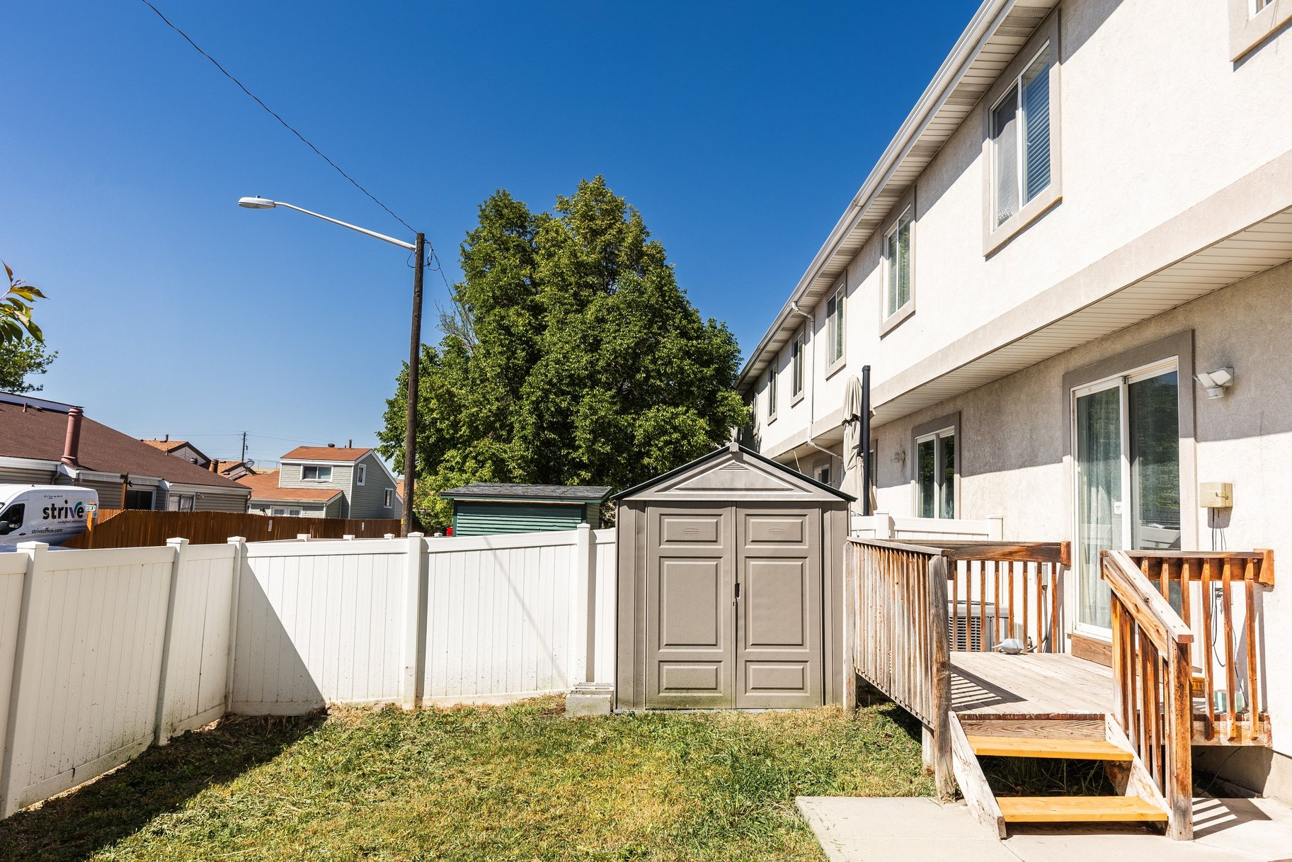  Your Perfect Townhome: Spacious Layout, Finished Basement & Relaxing Back Patio - 物件實景