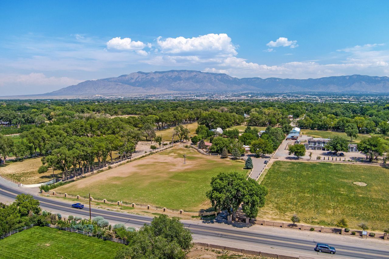 Los Ranchos, New Mexico, 87107, United States, 5 Bedrooms Bedrooms, ,5 BathroomsBathrooms,Residential,For Sale,1900994