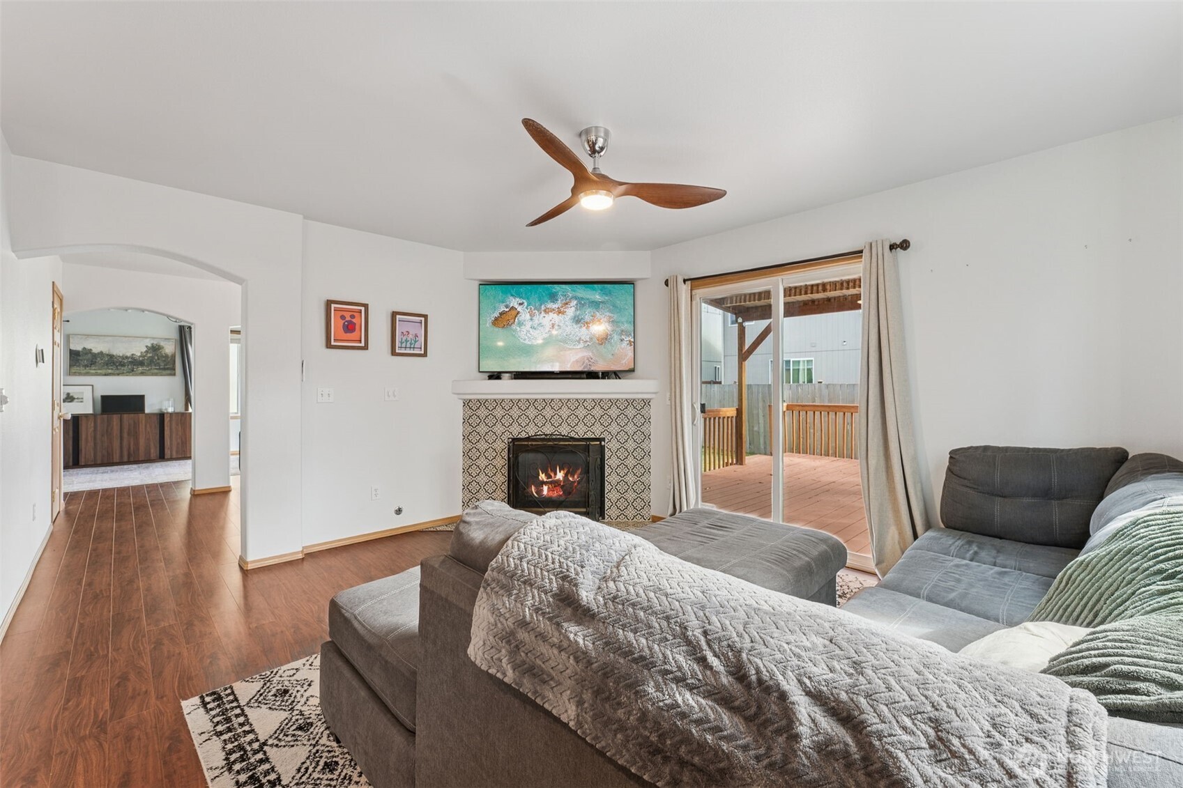 Tacoma, Washington, 98445, United States, 3 Bedrooms Bedrooms, ,2 BathroomsBathrooms,Residential,For Sale,1976537