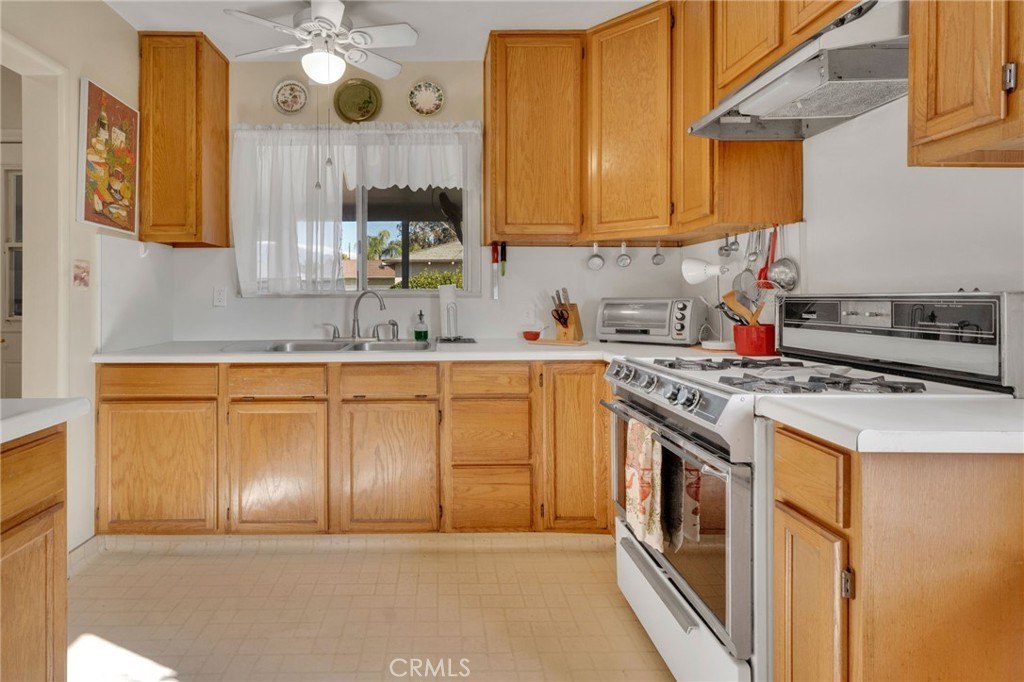 Pomona, California, 91767, United States, 3 Bedrooms Bedrooms, ,1 BathroomBathrooms,Residential,For Sale,2009093