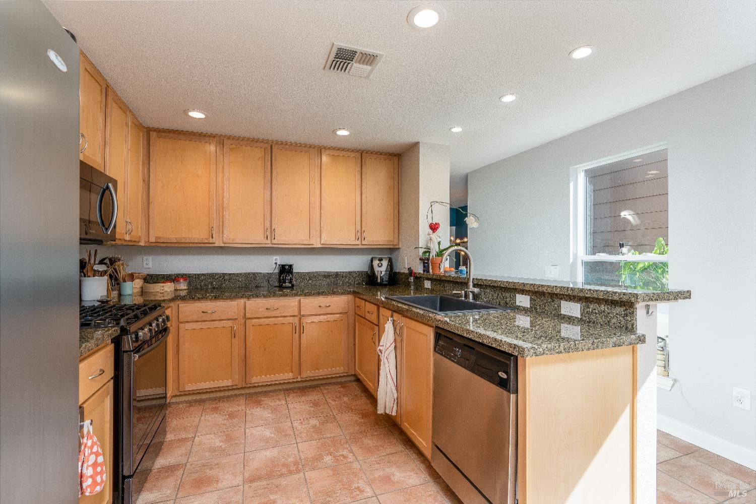 Sebastopol, California, 95472, United States, 3 Bedrooms Bedrooms, ,4 BathroomsBathrooms,Residential,For Sale,1987420