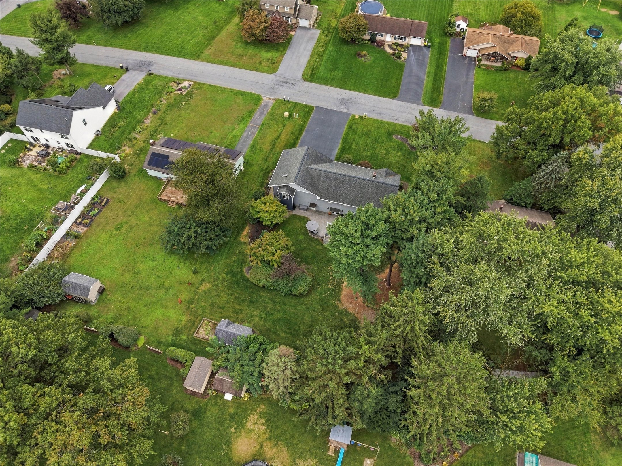  207 Weaver Dr, Lititz, PA 17543 - 物件實景