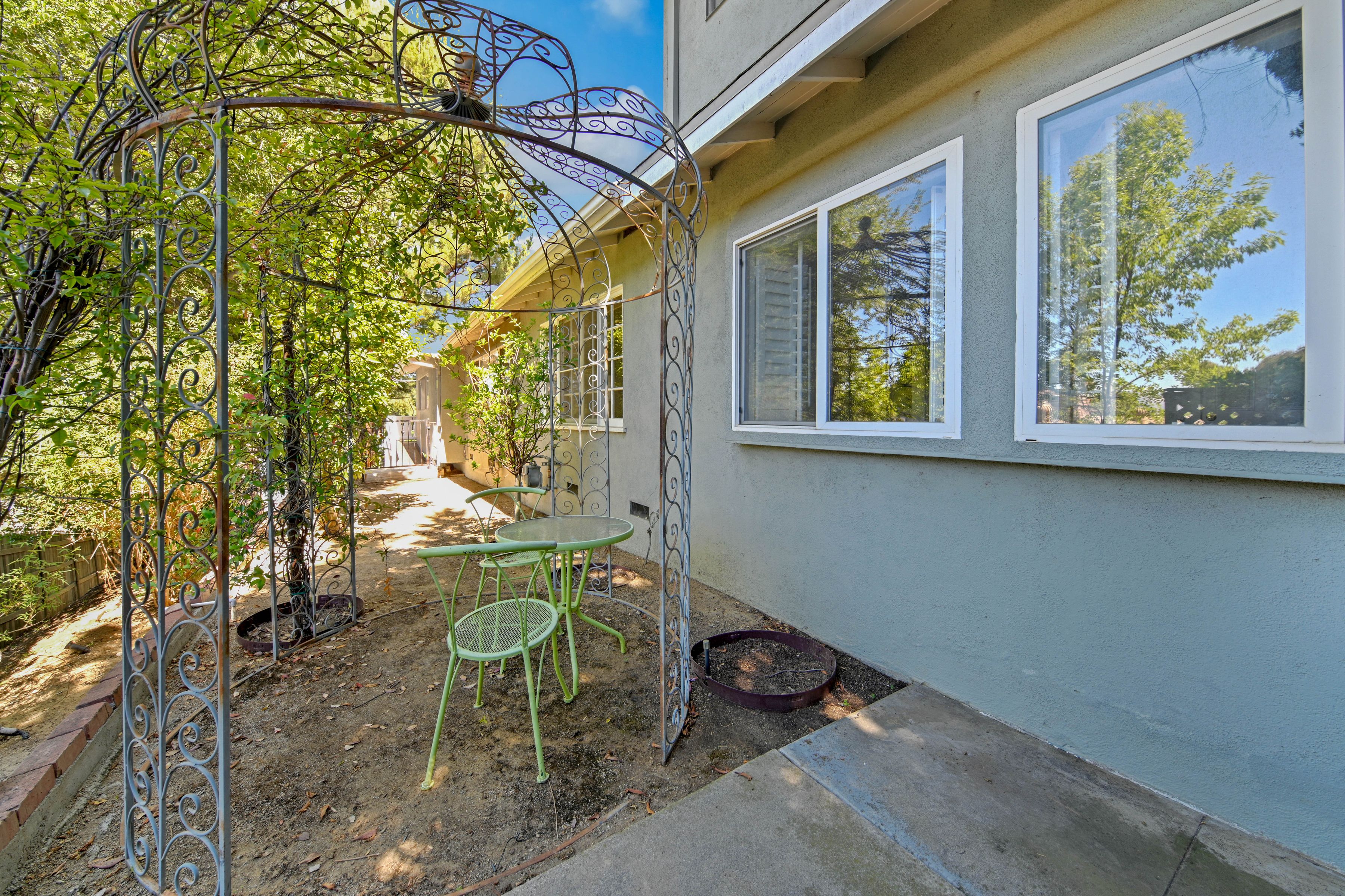  4947 Serrania Avenue - 物件實景