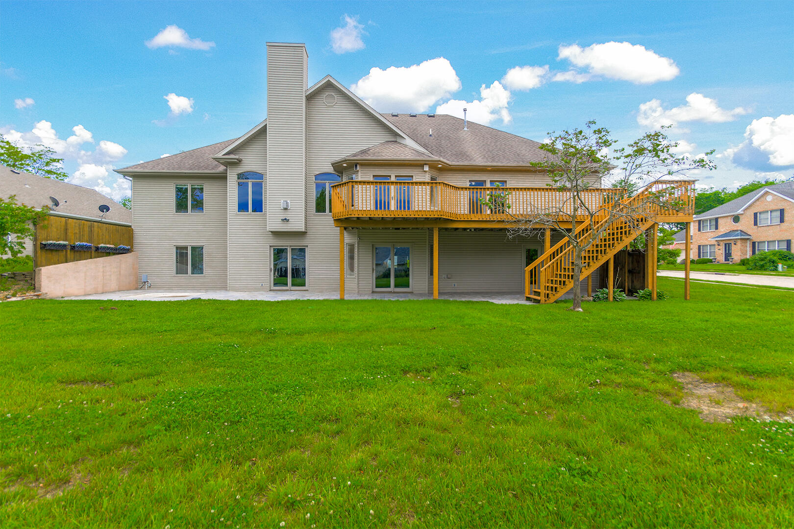 COLUMBIA, Missouri, 65203, United States, 5 Bedrooms Bedrooms, ,4 BathroomsBathrooms,Residential,For Sale,1934961