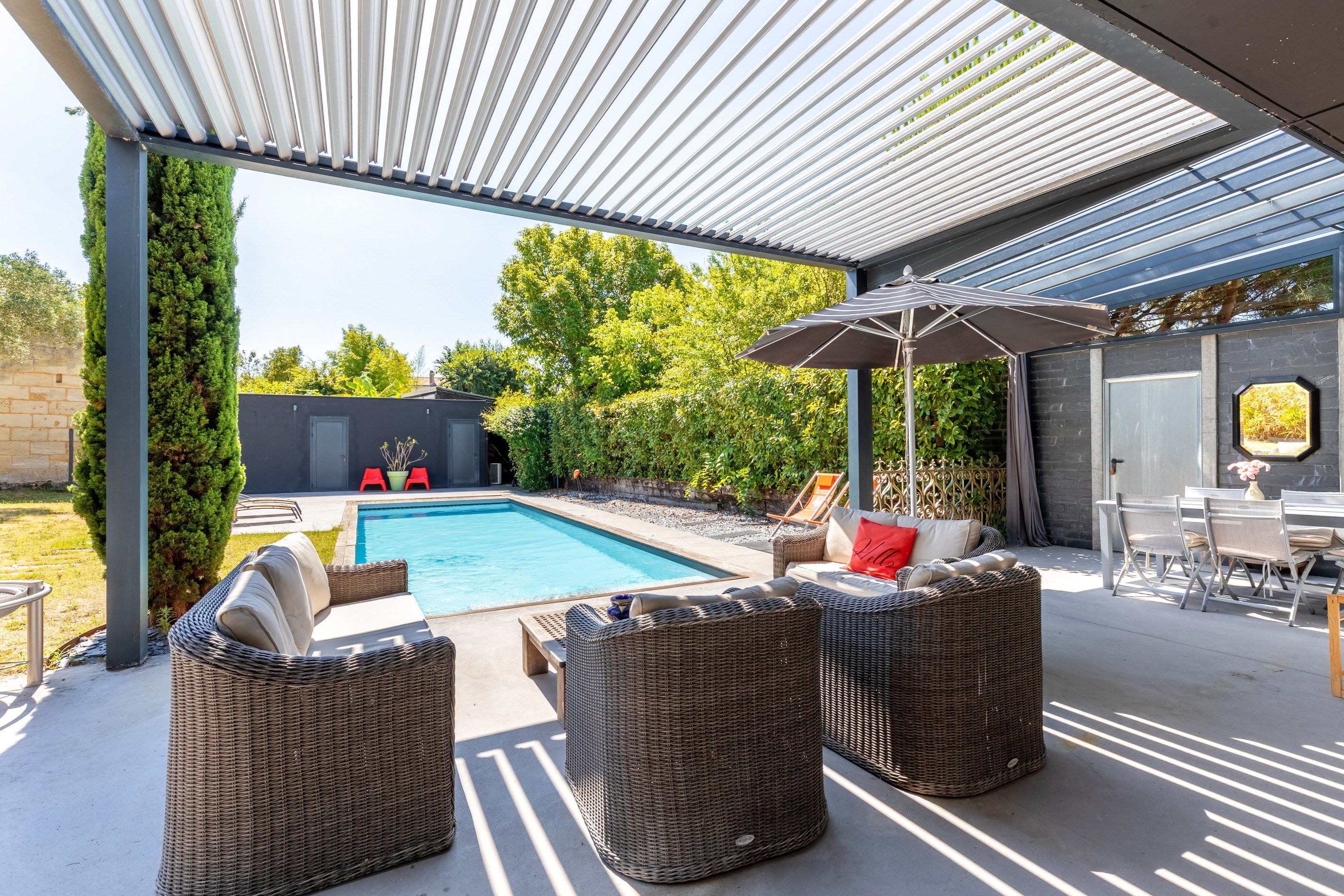  CAUDERAN - STUNNING CONTEMPORARY VILLA, GARDEN, POOL, DOUBLE GARAGE - AIR CONDI… - 物件實景
