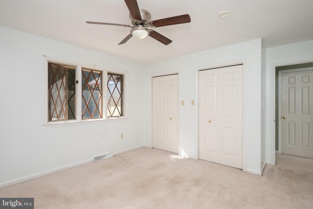 Reading, Pennsylvania, 19607, United States, 4 Bedrooms Bedrooms, ,4 BathroomsBathrooms,Residential,For Sale,1951295