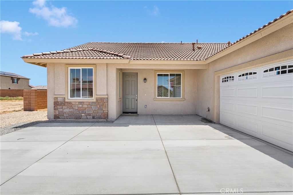 Victorville, California, 92395, United States, 3 Bedrooms Bedrooms, ,2 BathroomsBathrooms,Residential,For Sale,1865336