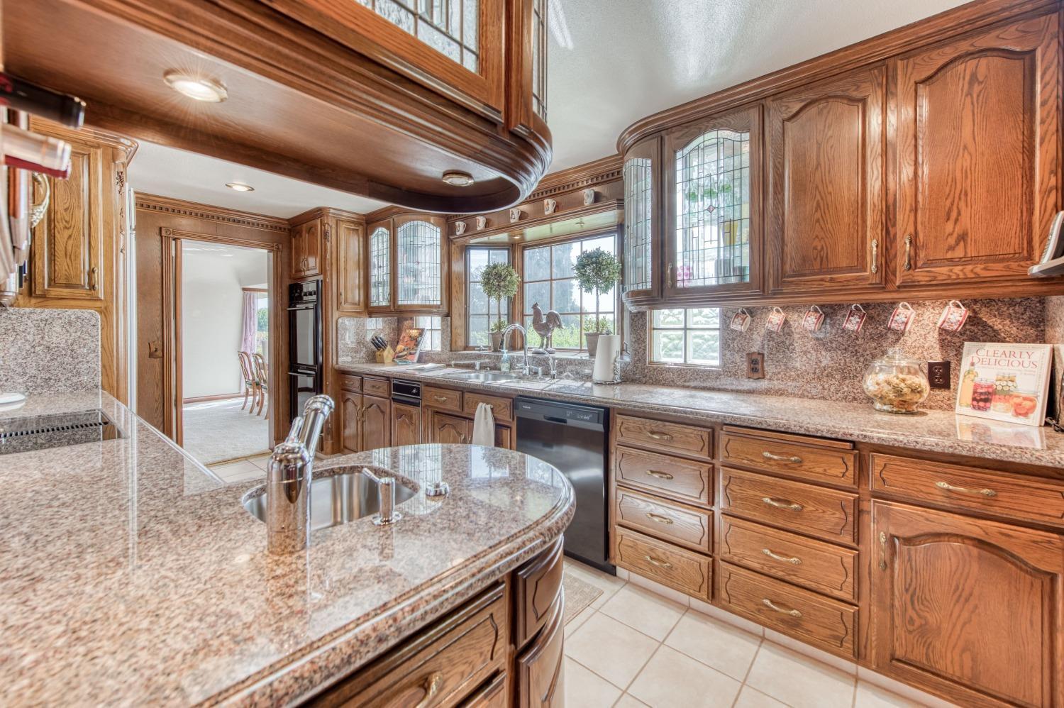 Kerman, California, 93630, United States, 5 Bedrooms Bedrooms, ,3 BathroomsBathrooms,Residential,For Sale,1928392