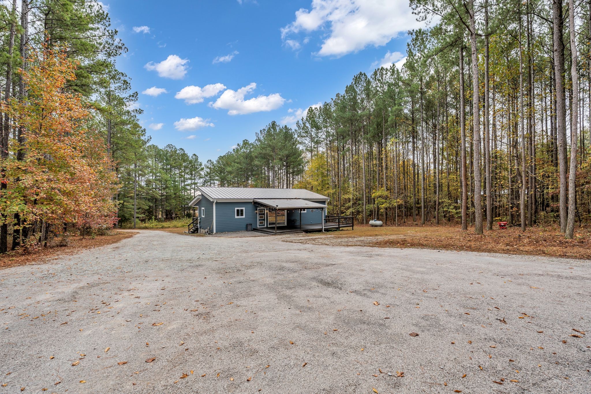 Lawrenceburg, Tennessee, 38464, United States, 3 Bedrooms Bedrooms, ,2 BathroomsBathrooms,Residential,For Sale,1988377