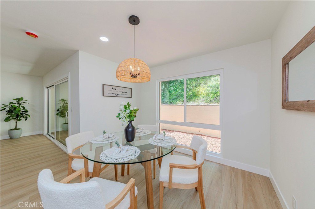 Fullerton, California, 92833, United States, 2 Bedrooms Bedrooms, ,3 BathroomsBathrooms,Residential,For Sale,1890982