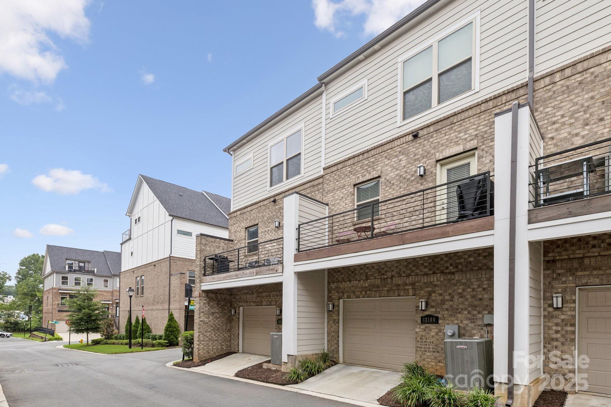 Charlotte, North Carolina, 28204, United States, 3 Bedrooms Bedrooms, ,4 BathroomsBathrooms,Residential,For Sale,1958271