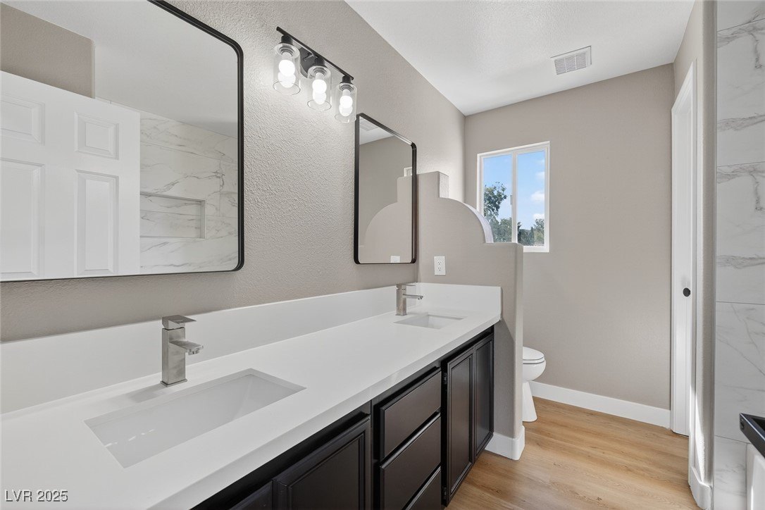 Las Vegas, Nevada, 89117, United States, 4 Bedrooms Bedrooms, ,3 BathroomsBathrooms,Residential,For Sale,1978159