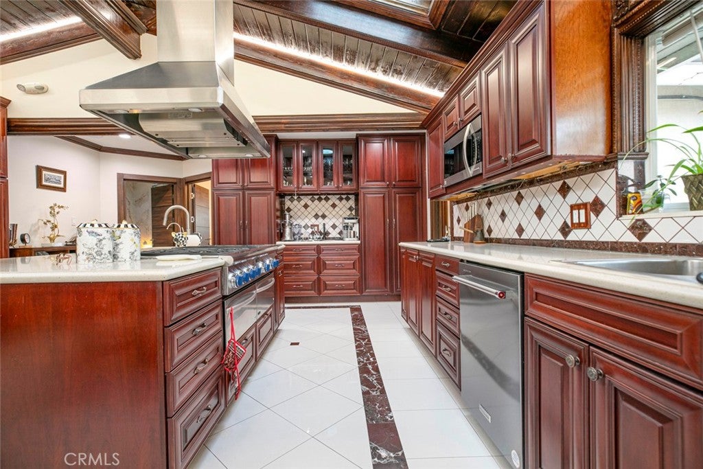 Glendale, California, 91201, United States, 4 Bedrooms Bedrooms, ,5 BathroomsBathrooms,Residential,For Sale,1969452