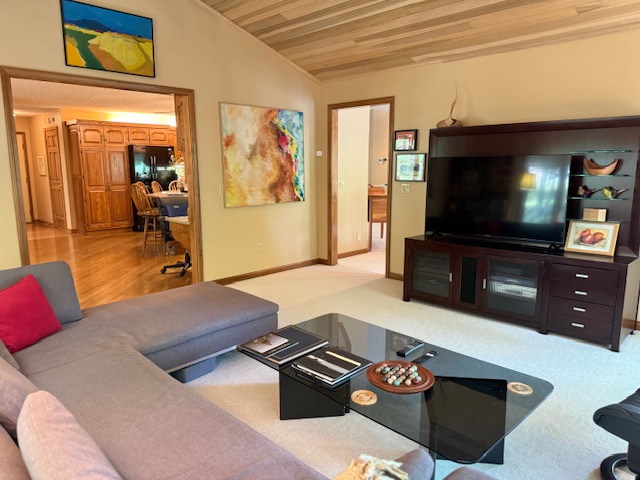 Crossville, Tennessee, 38558, United States, 3 Bedrooms Bedrooms, ,4 BathroomsBathrooms,Residential,For Sale,1980171