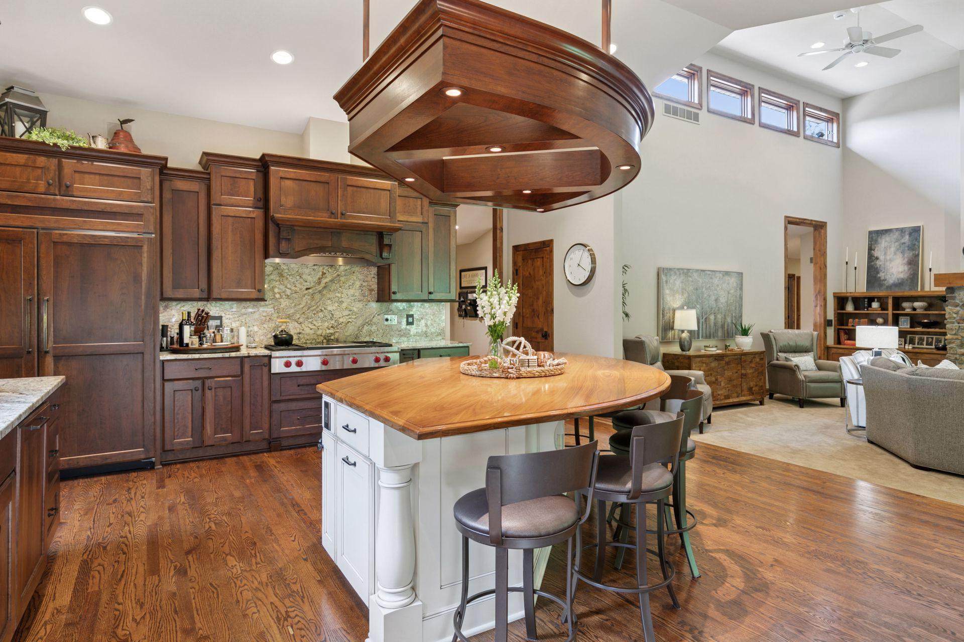 Chanhassen, Minnesota, 55318, United States, 5 Bedrooms Bedrooms, ,2 BathroomsBathrooms,Residential,For Sale,1847378