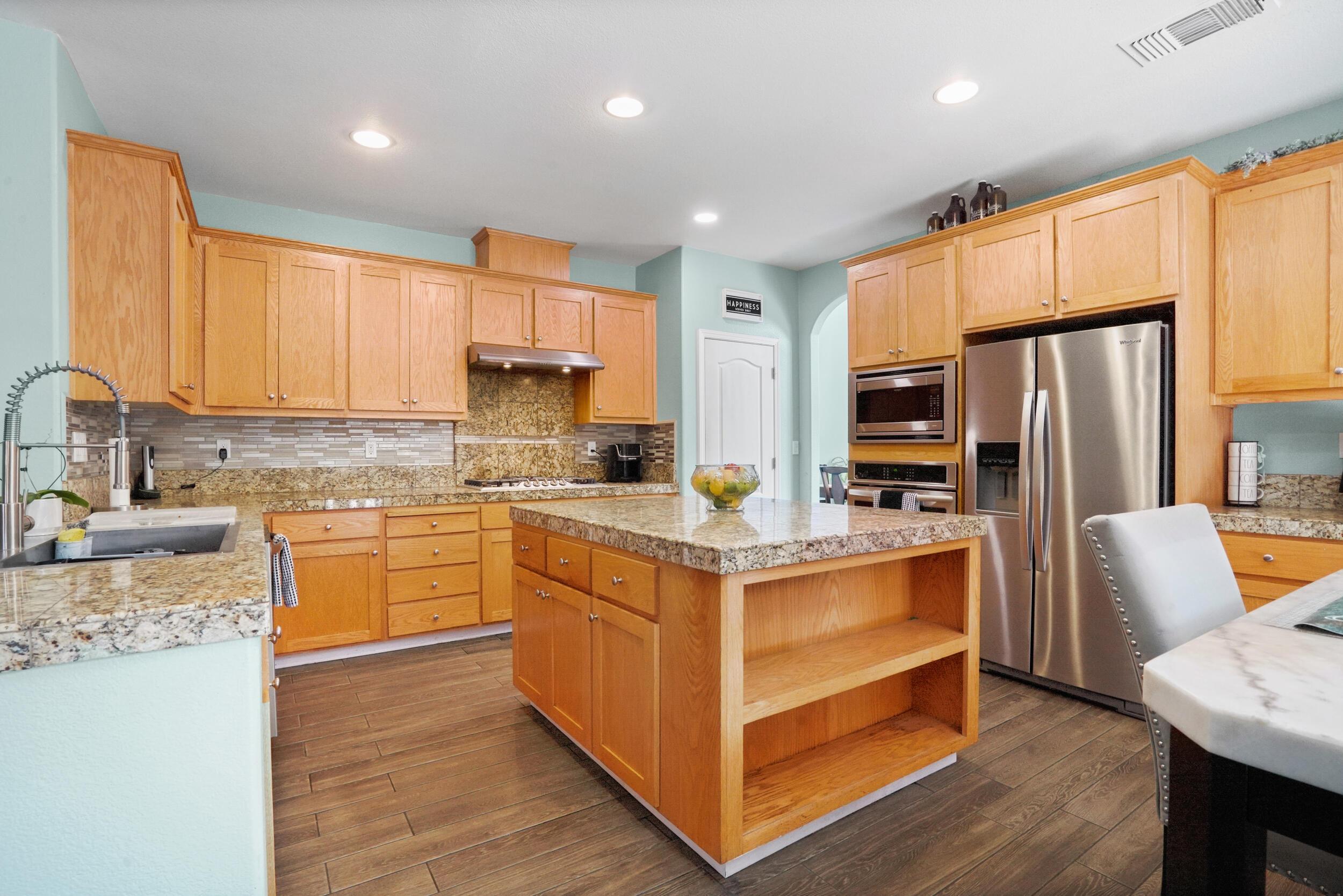 Porterville, California, 93257, United States, 5 Bedrooms Bedrooms, ,3 BathroomsBathrooms,Residential,For Sale,1983306