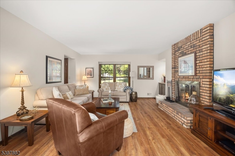 Clinton Twp., New Jersey, 08801, United States, 4 Bedrooms Bedrooms, ,3 BathroomsBathrooms,Residential,For Sale,1988137