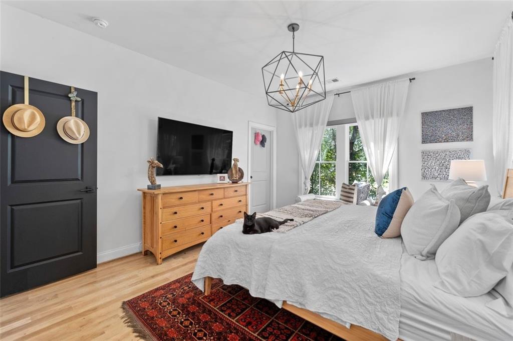 Atlanta, Georgia, 30324, United States, 3 Bedrooms Bedrooms, ,3 BathroomsBathrooms,Residential,For Sale,1948328