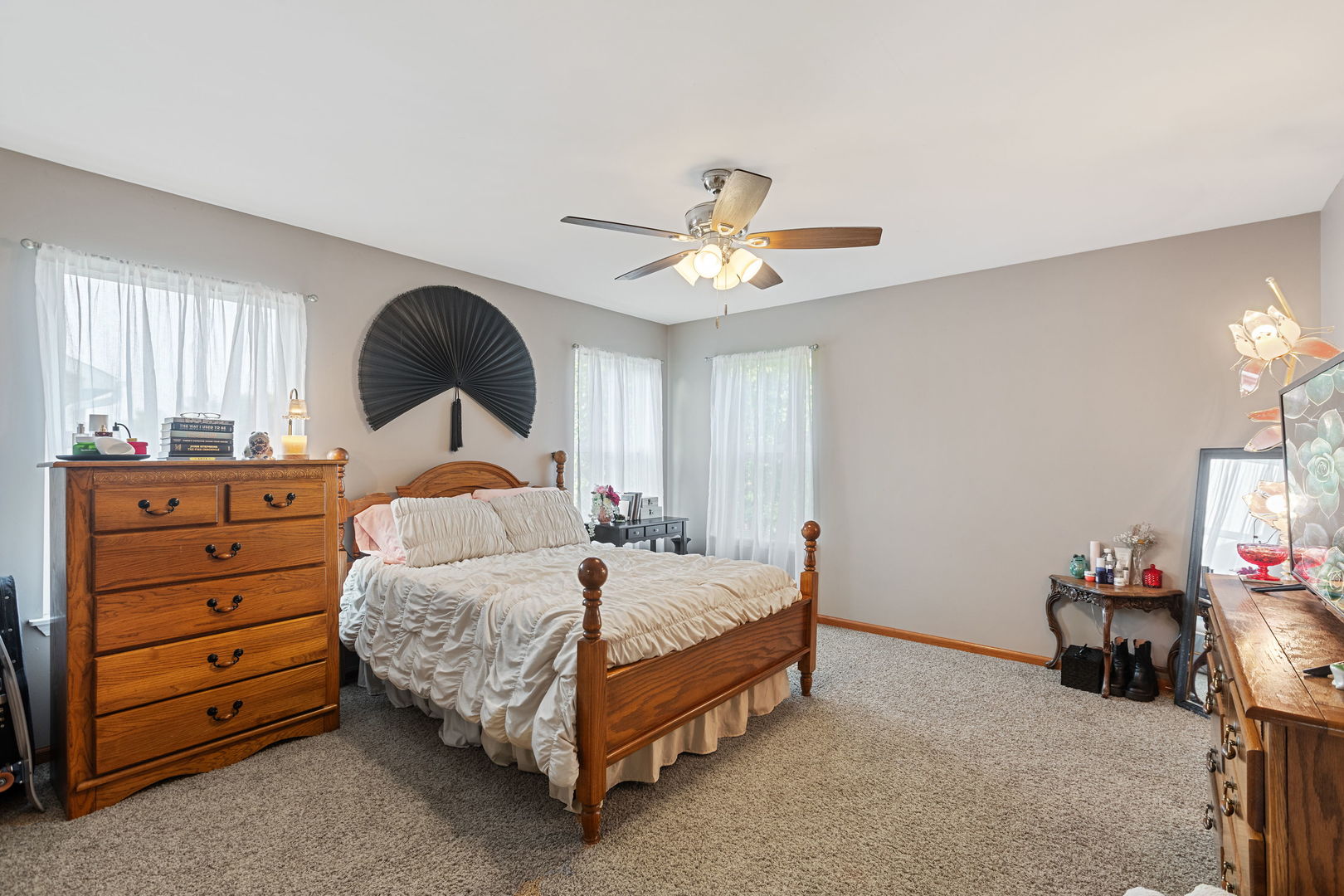 McHenry, Illinois, 60051, United States, 5 Bedrooms Bedrooms, ,5 BathroomsBathrooms,Residential,For Sale,1912469