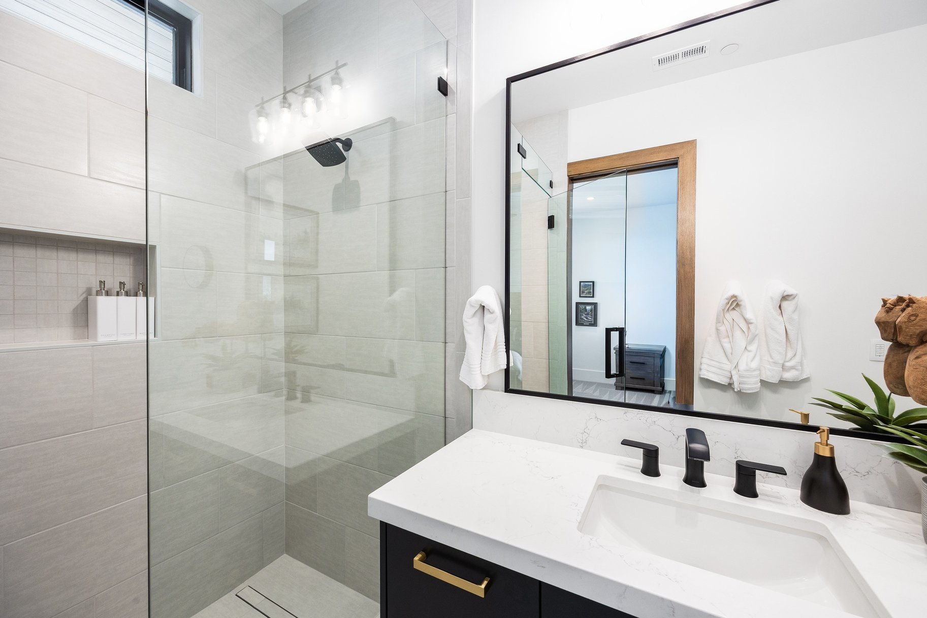  Luxury Lives Here  Architectural Masterpiece with Unmatched Privacy & Views - 物件實景