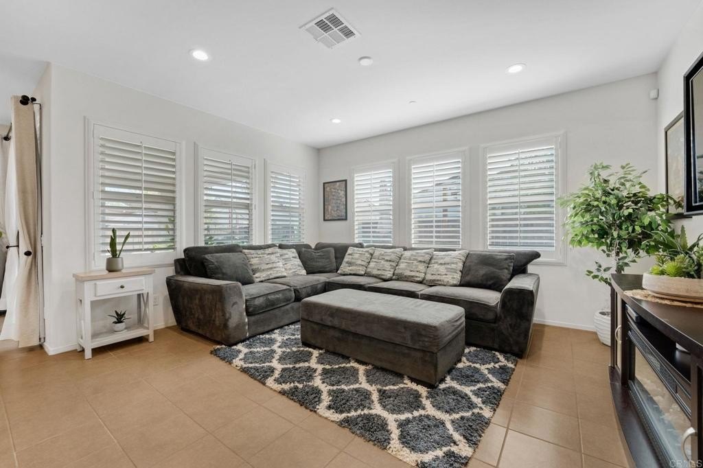 Chula Vista, California, 91913, United States, 4 Bedrooms Bedrooms, ,3 BathroomsBathrooms,Residential,For Sale,1941619