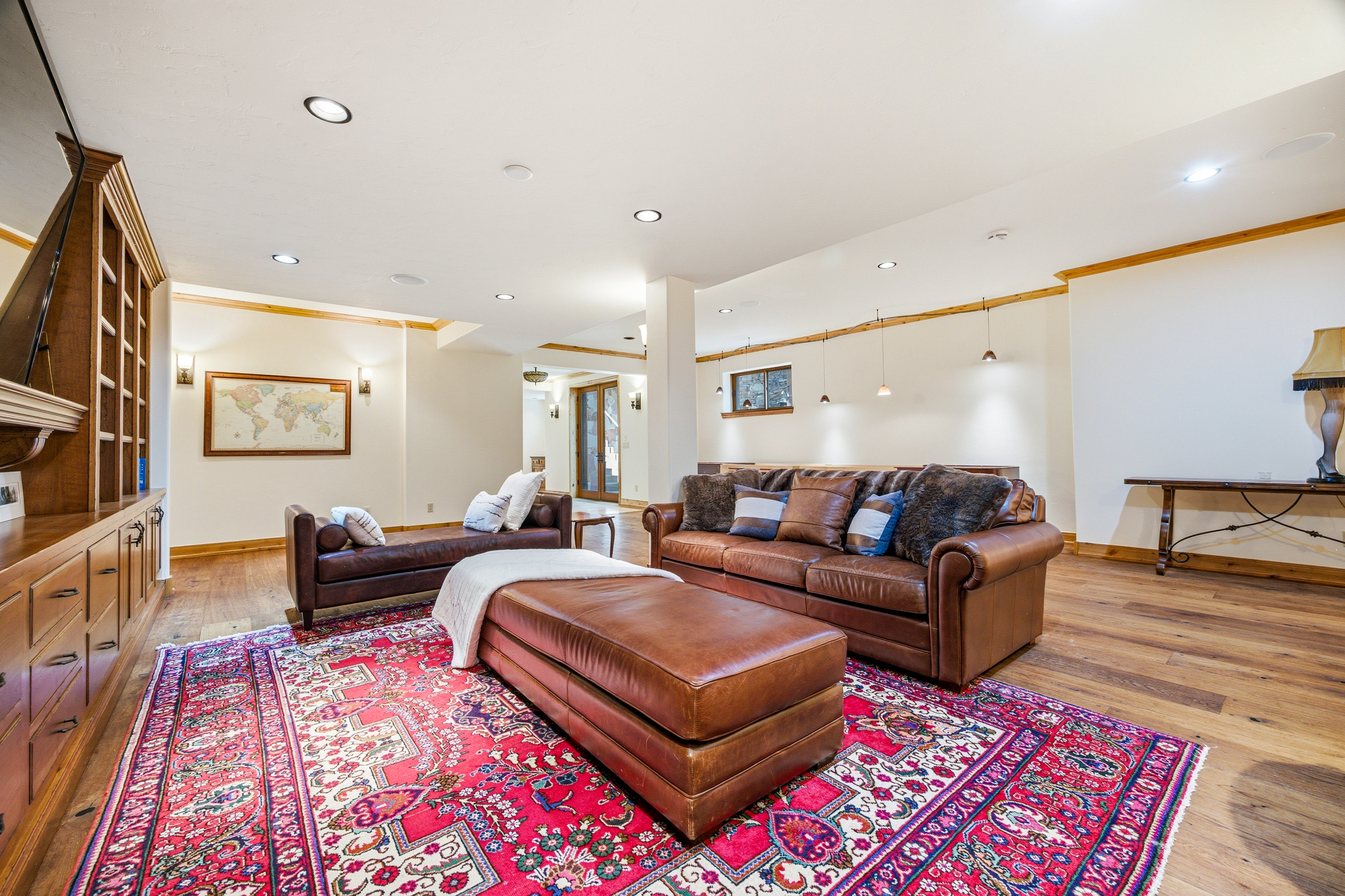  Custom-built, Single-family Home in the Exclusive Grand Traverse Neighborhood - 物件實景