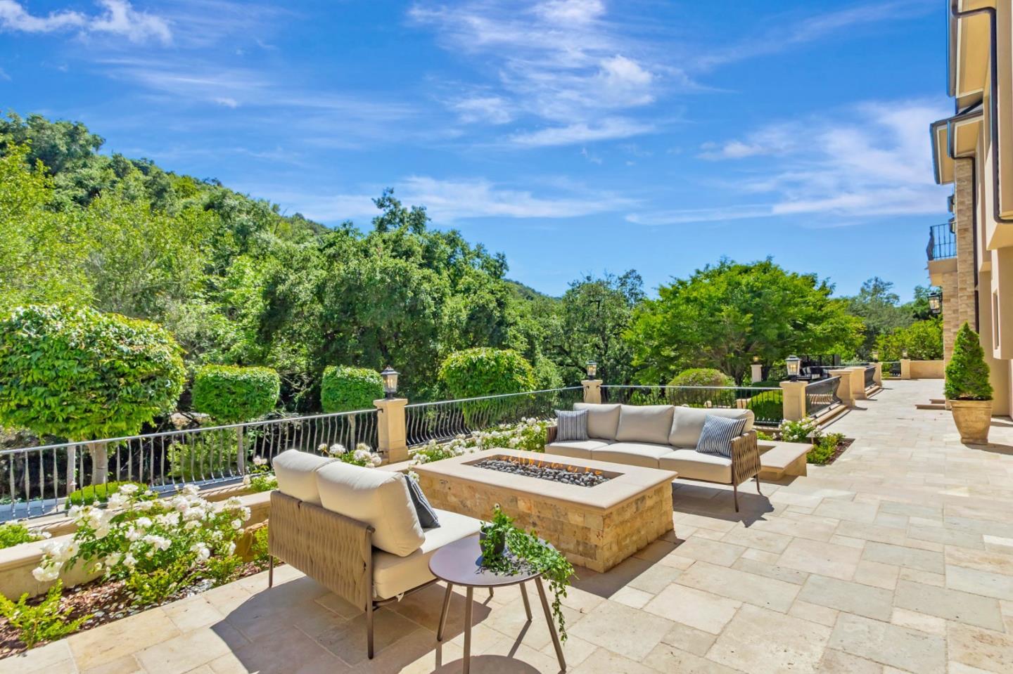 Los Gatos, California, 95032, United States, 8 Bedrooms Bedrooms, ,11 BathroomsBathrooms,Residential,For Sale,1855941