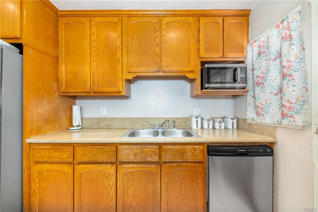 Los Angeles, California, 90059, United States, 2 Bedrooms Bedrooms, ,1 BathroomBathrooms,Residential,For Sale,1908040
