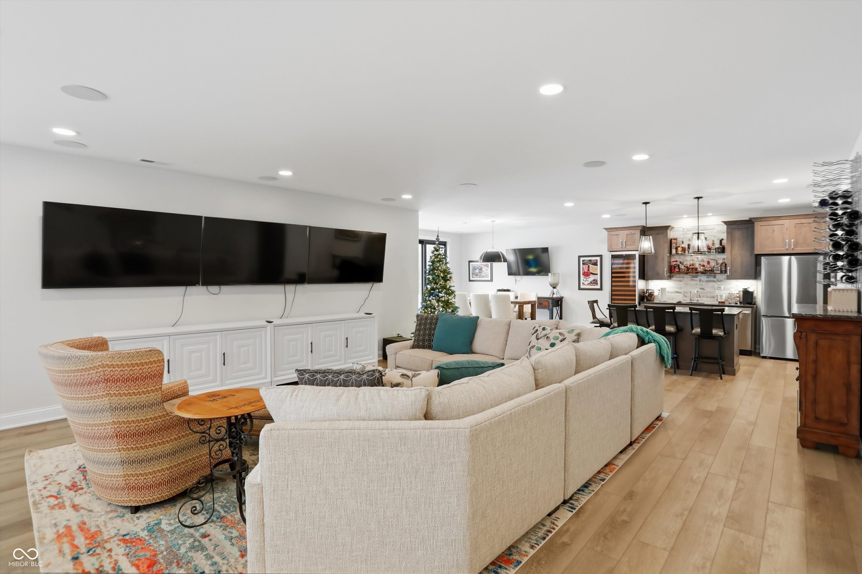 Carmel, Indiana, 46033, United States, 5 Bedrooms Bedrooms, ,5 BathroomsBathrooms,Residential,For Sale,2001203