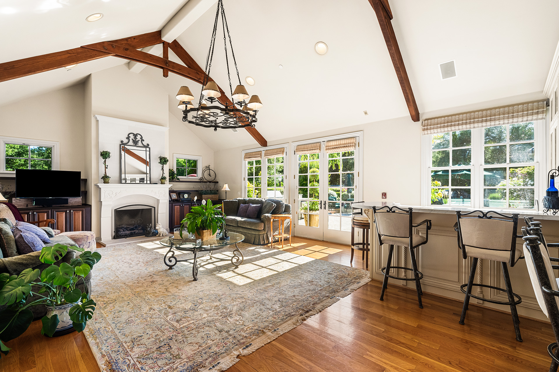  Stunning Saratoga Estate on Expansive Private Grounds - 物件實景