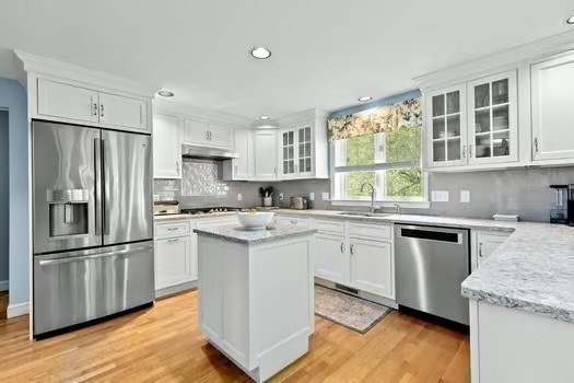 Duxbury, Massachusetts, 02232, United States, 2 Bedrooms Bedrooms, ,3 BathroomsBathrooms,Residential,For Sale,1839812