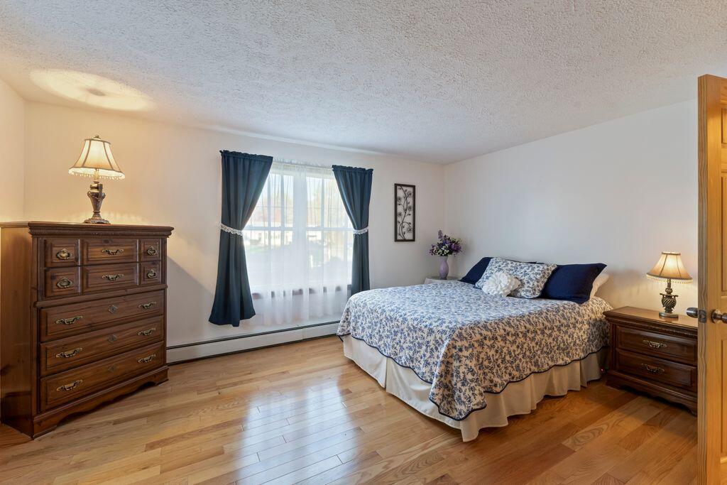 Saco, Maine, 04072, United States, 5 Bedrooms Bedrooms, ,2 BathroomsBathrooms,Residential,For Sale,1960704