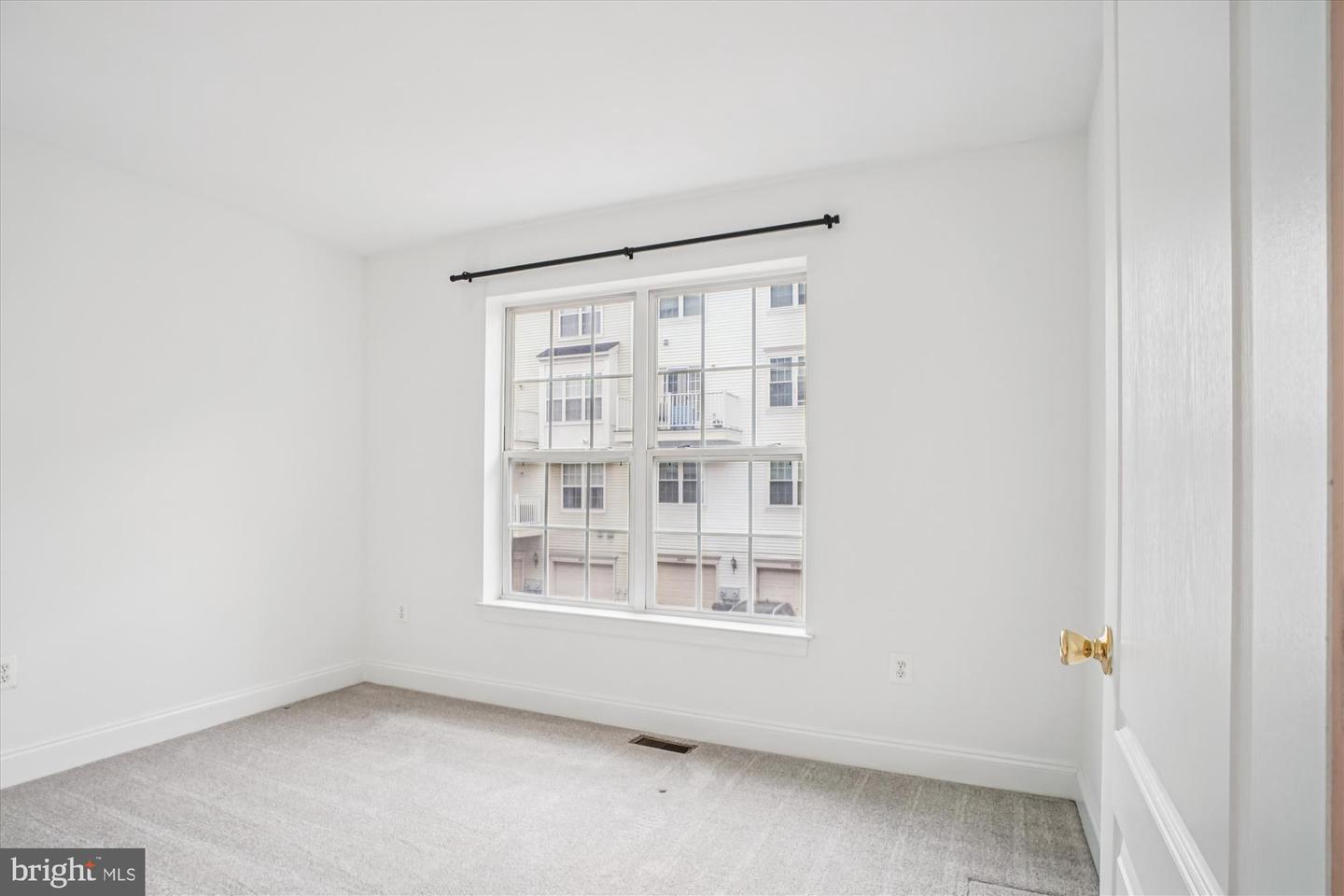 Falls Church, Virginia, 22042, United States, 3 Bedrooms Bedrooms, ,2 BathroomsBathrooms,Residential,For Sale,2001644