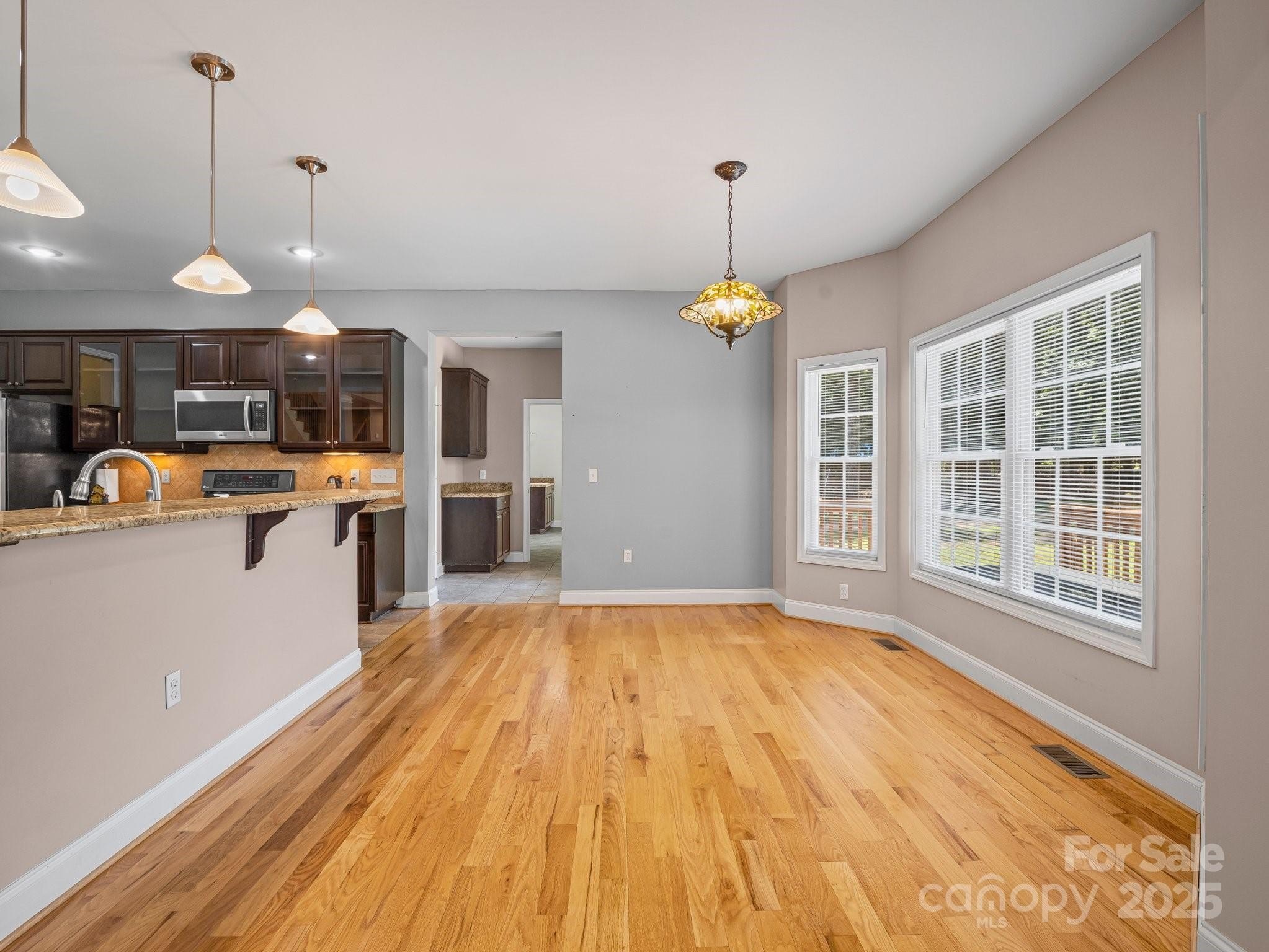 Lincolnton, North Carolina, 28092, United States, 4 Bedrooms Bedrooms, ,4 BathroomsBathrooms,Residential,For Sale,1864704
