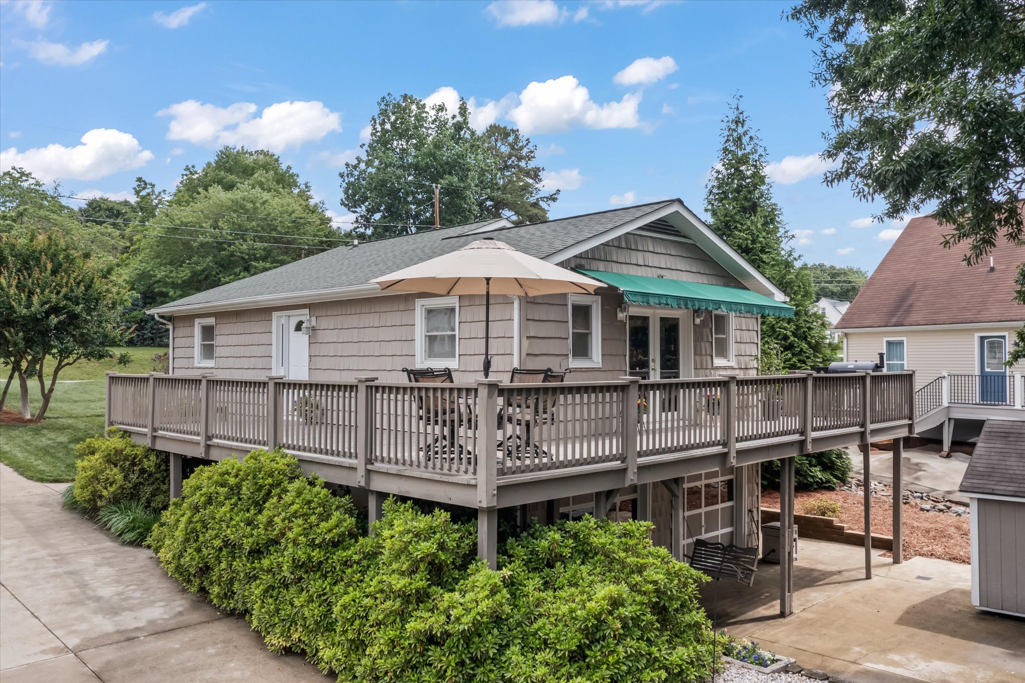 Mooresville, North Carolina, 28117, United States, 2 Bedrooms Bedrooms, ,3 BathroomsBathrooms,Residential,For Sale,1841557